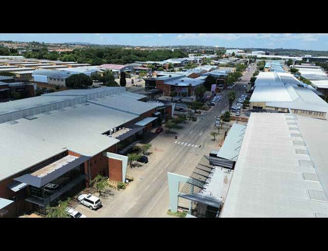 1,050M² WAREHOUSE TO LET IN NORTH RIDING
